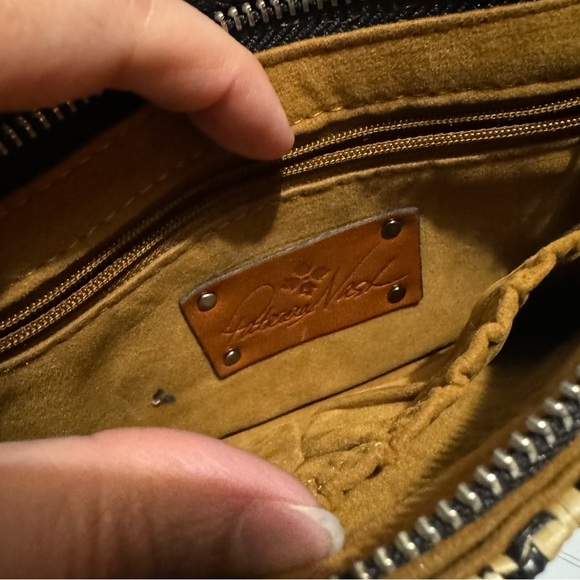 Patricia Nash EUC Apricale Clutch Crossbody Woven‎ Raffia Black Cream Leather - Picture 7 of 11